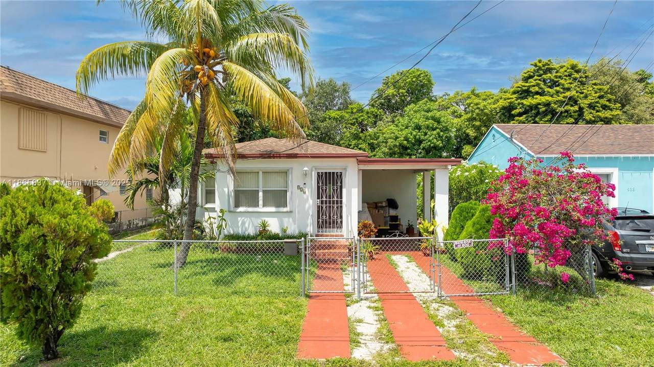 926 24th Ct - Photo 1