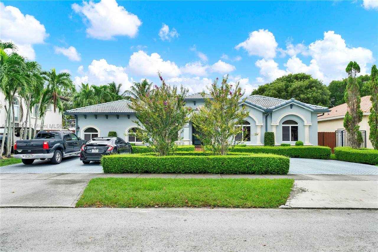 https://bt-photos.global.ssl.fastly.net/miami/1280_boomver_1_A11866293-2.jpg
