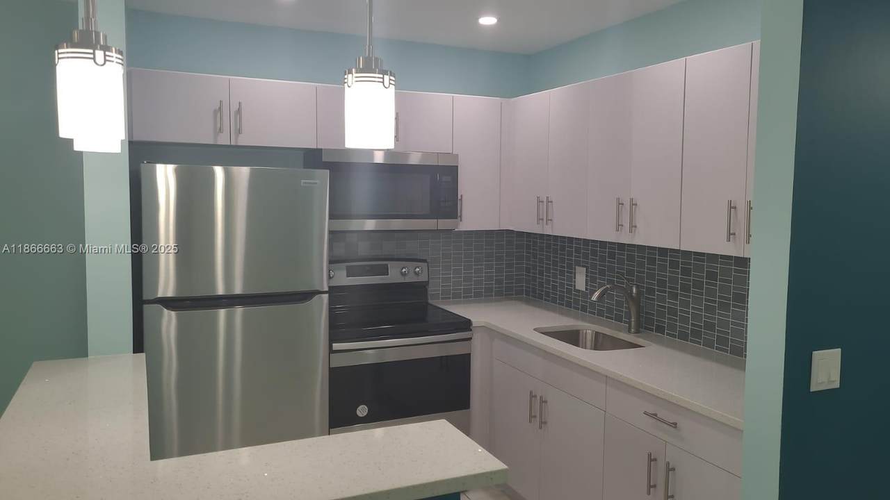 202 Canterbury I - Photo 1