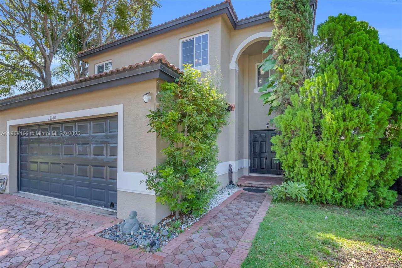 12160 135th Ter - Photo 1