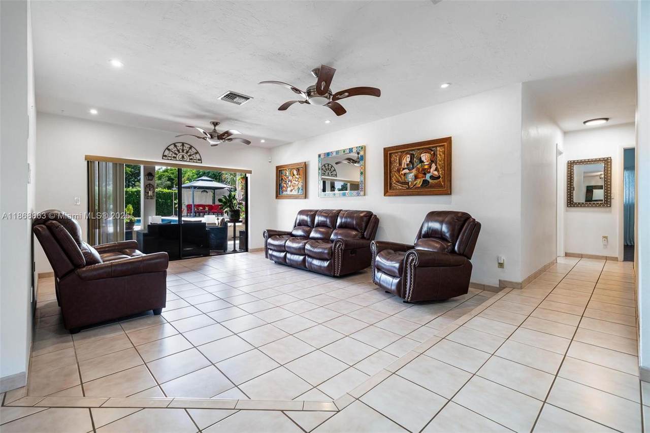 https://bt-photos.global.ssl.fastly.net/miami/1280_boomver_2_A11868863-2.jpg