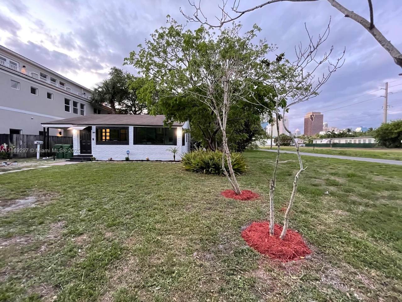 https://bt-photos.global.ssl.fastly.net/miami/1280_boomver_1_A11869297-2.jpg