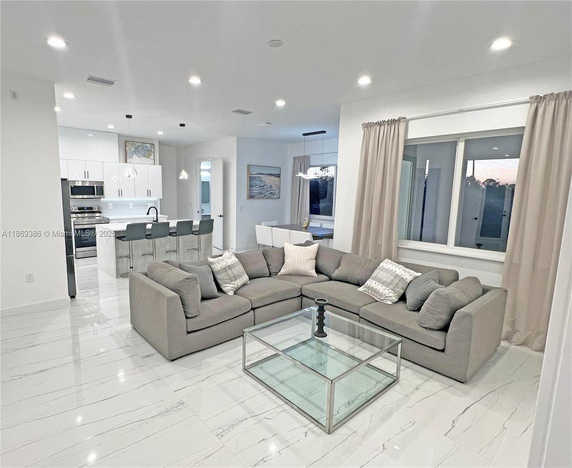 https://bt-photos.global.ssl.fastly.net/miami/1280_boomver_1_A11869386-2.jpg
