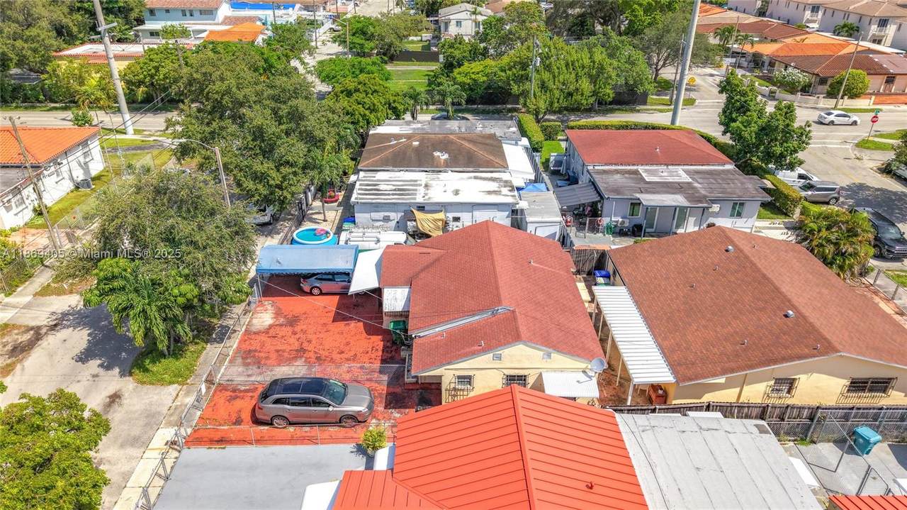 1055 32nd Ct - Photo 1