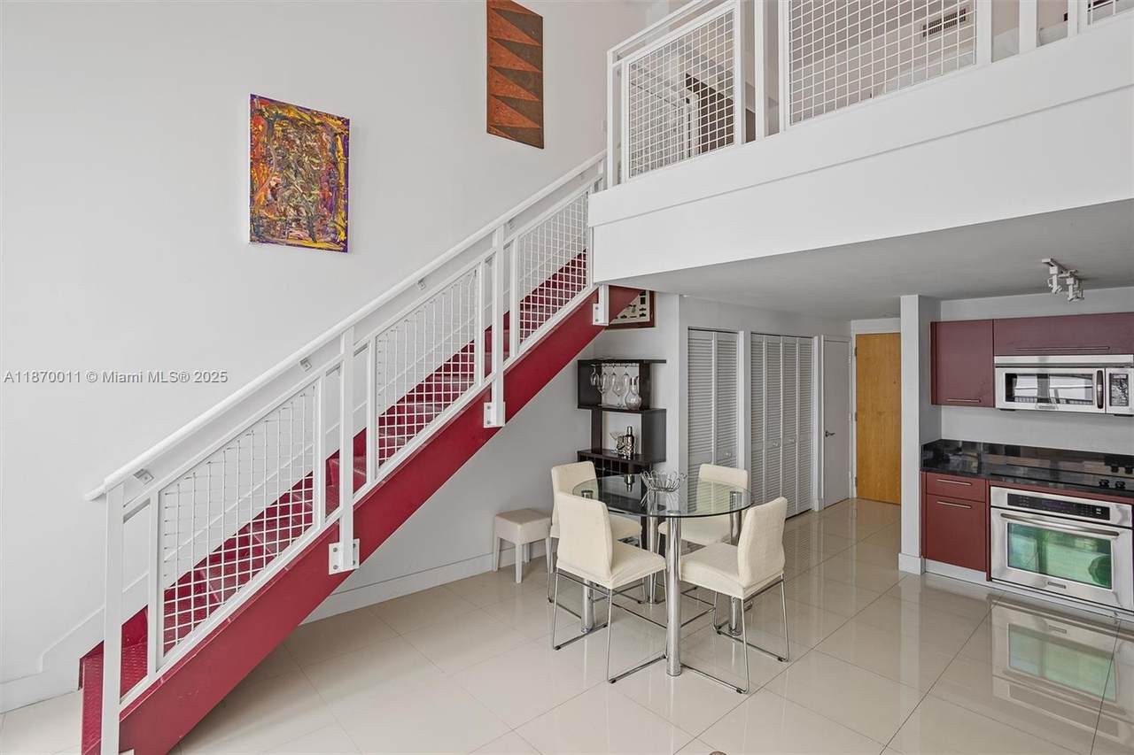 253 2 ST - Photo 1