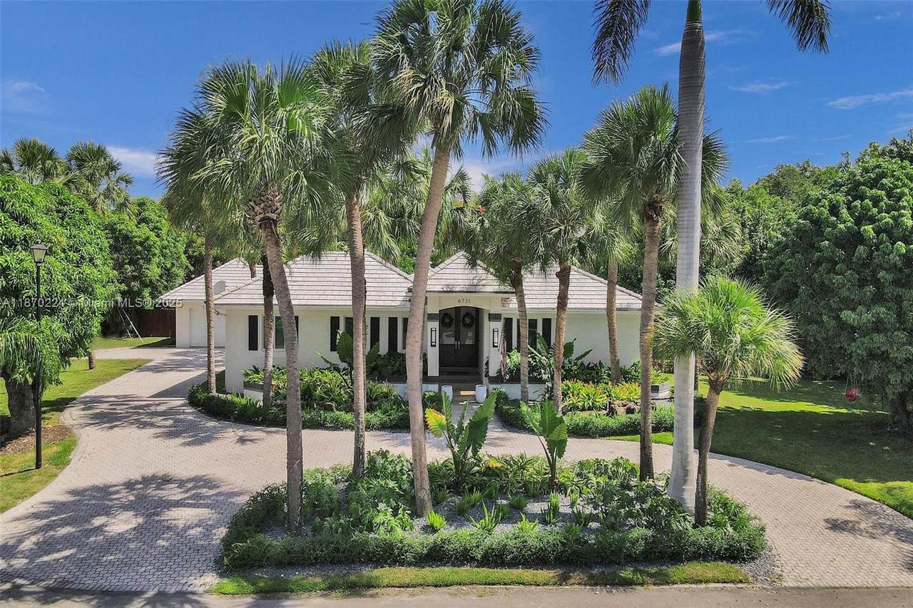 6731 138th St - Photo 1