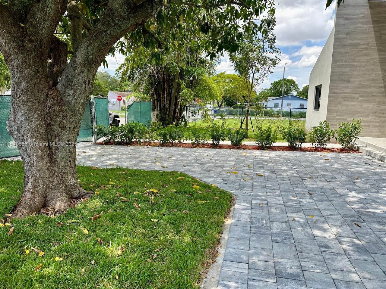 https://bt-photos.global.ssl.fastly.net/miami/1280_boomver_1_A11870558-2.jpg