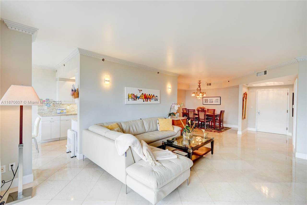 2000 Island Blvd - Photo 1