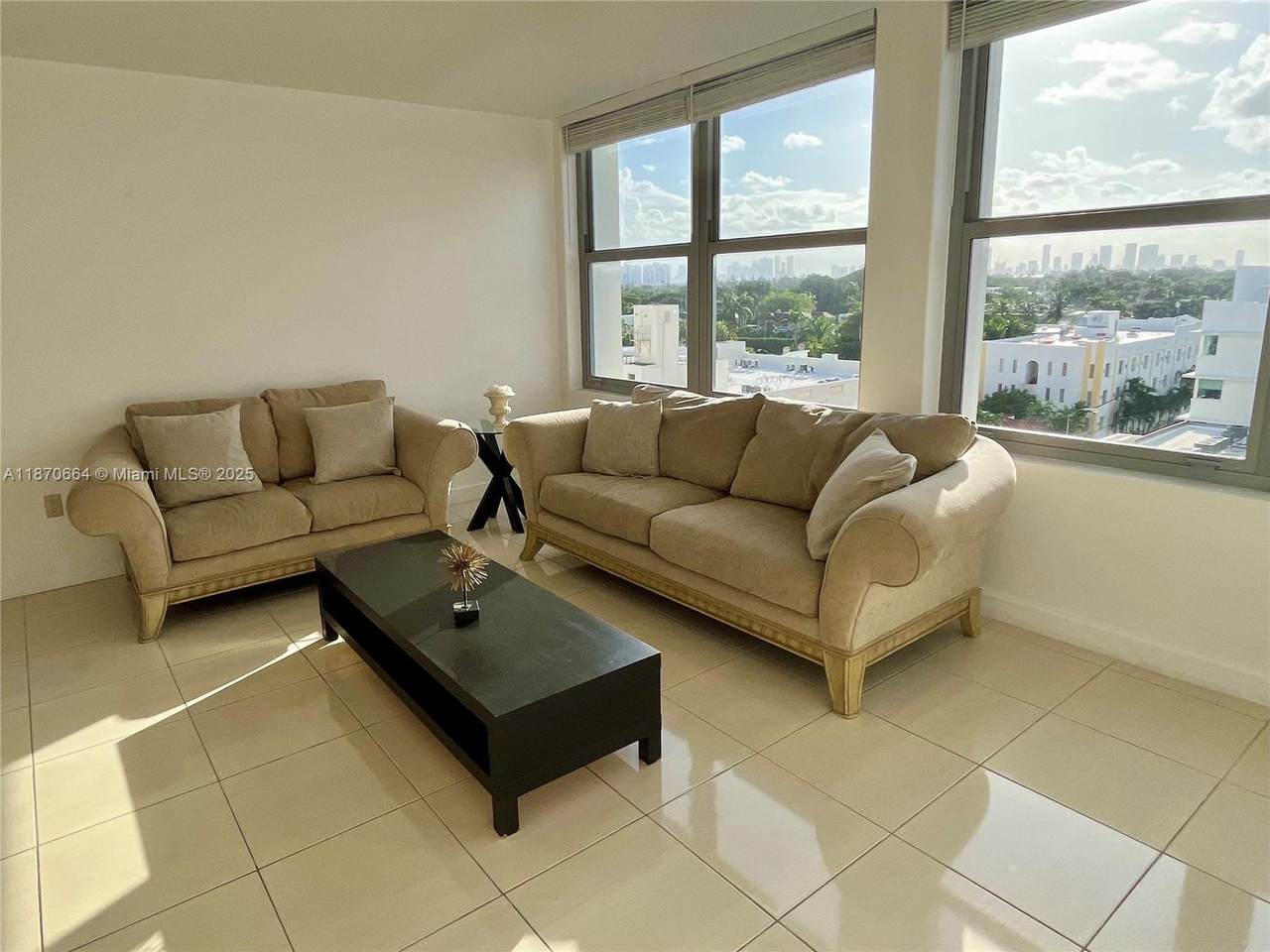 2899 Collins Ave - Photo 1