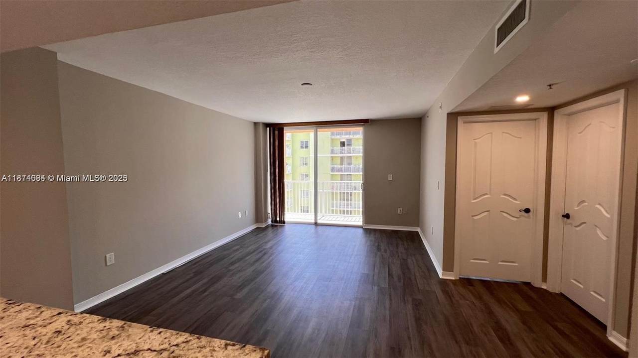 218 12th Ave - Photo 1