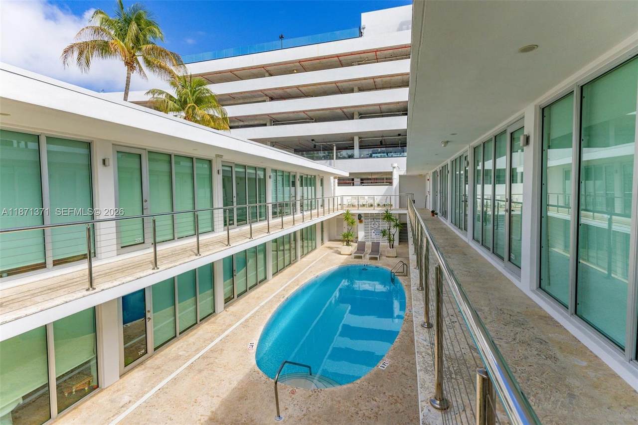 https://bt-photos.global.ssl.fastly.net/miami/1280_boomver_1_A11871371-2.jpg