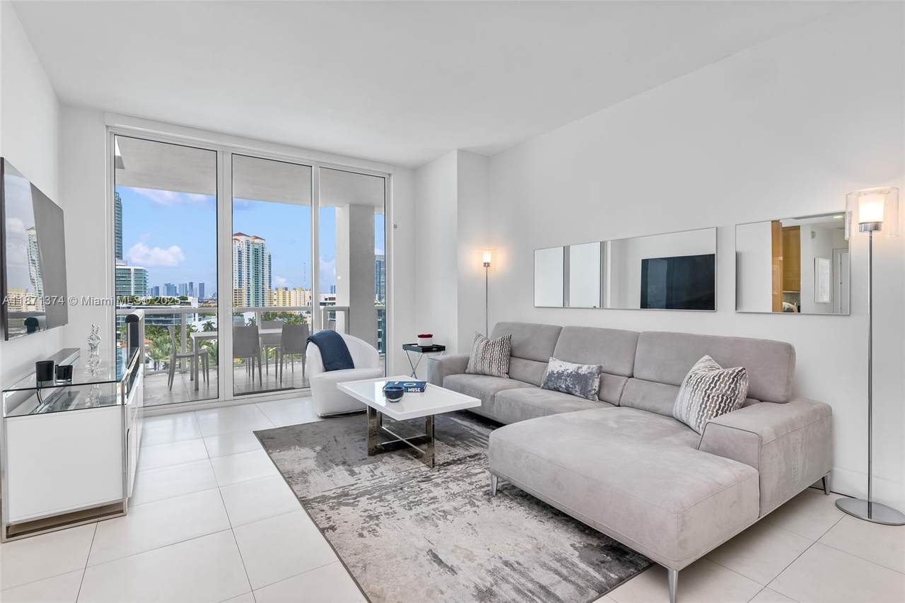50 Pointe Dr - Photo 1
