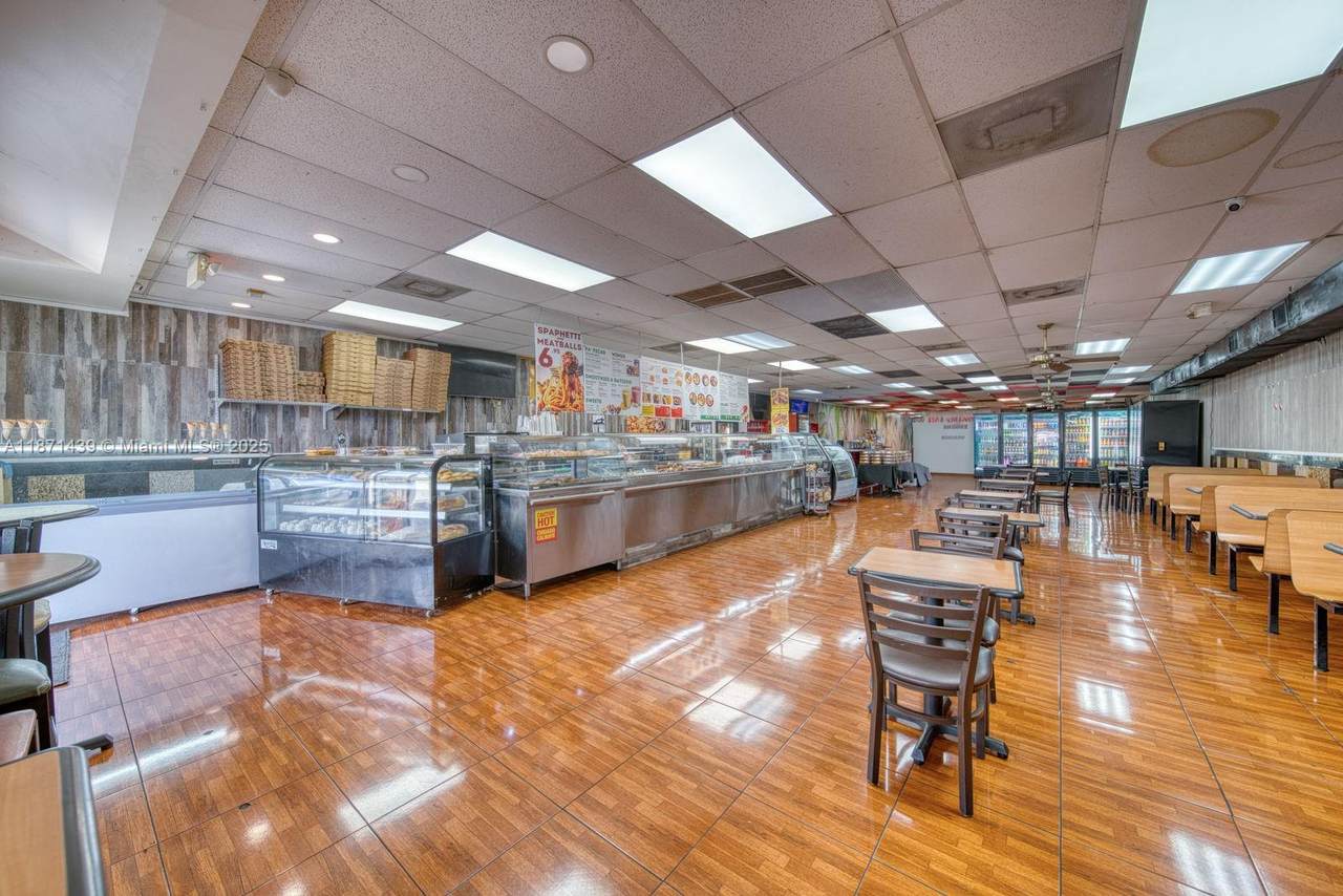Turn-Key Restaurant  Sale High Traffic Hialeah Plaza - Photo 1