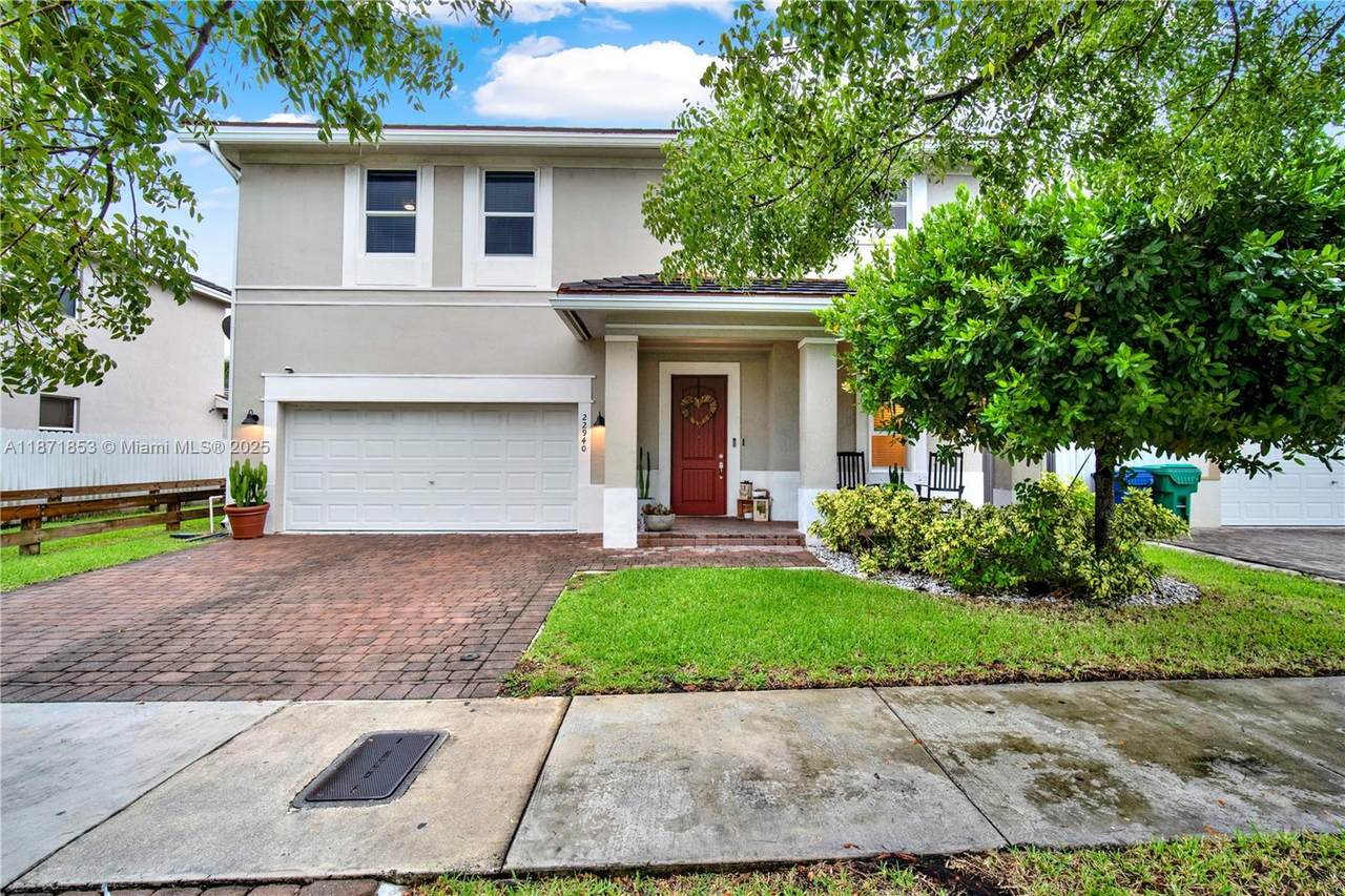 22940 115th Ave - Photo 1