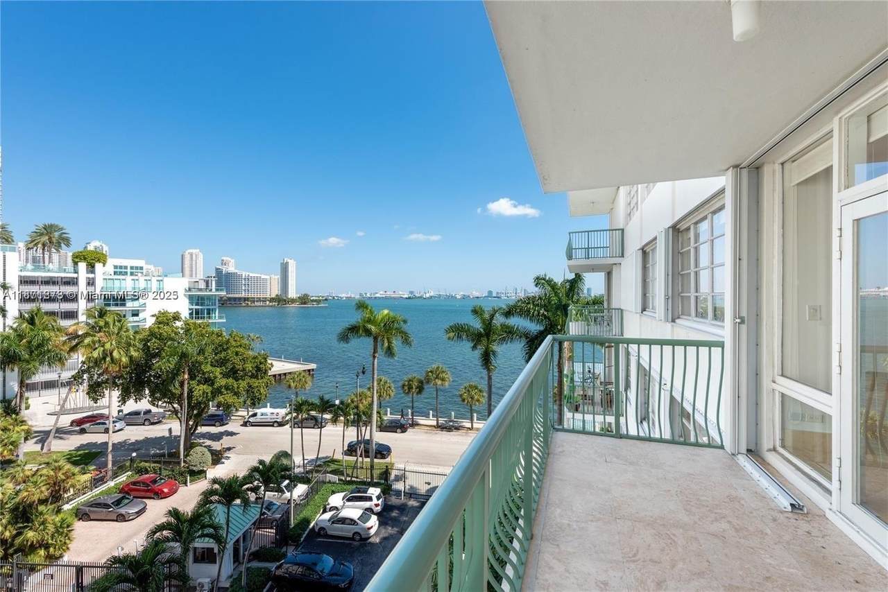 https://bt-photos.global.ssl.fastly.net/miami/1280_boomver_1_A11871873-2.jpg