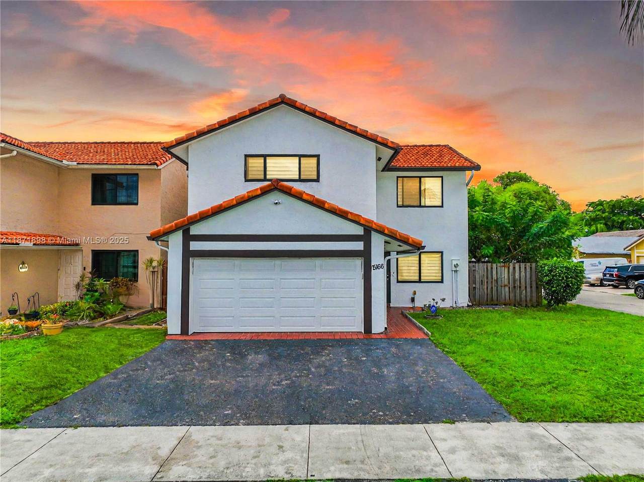 15166 94th Ter - Photo 1