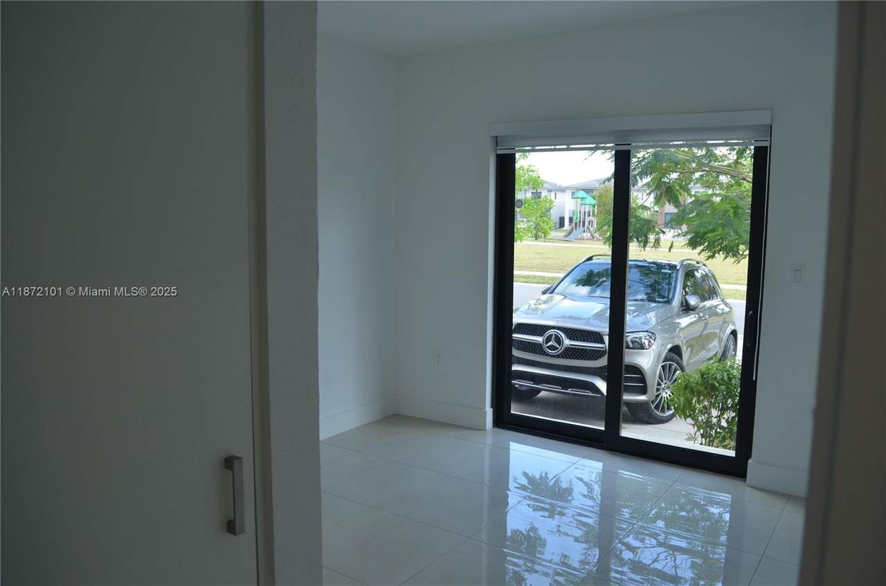 https://bt-photos.global.ssl.fastly.net/miami/1280_boomver_1_A11872101-2.jpg