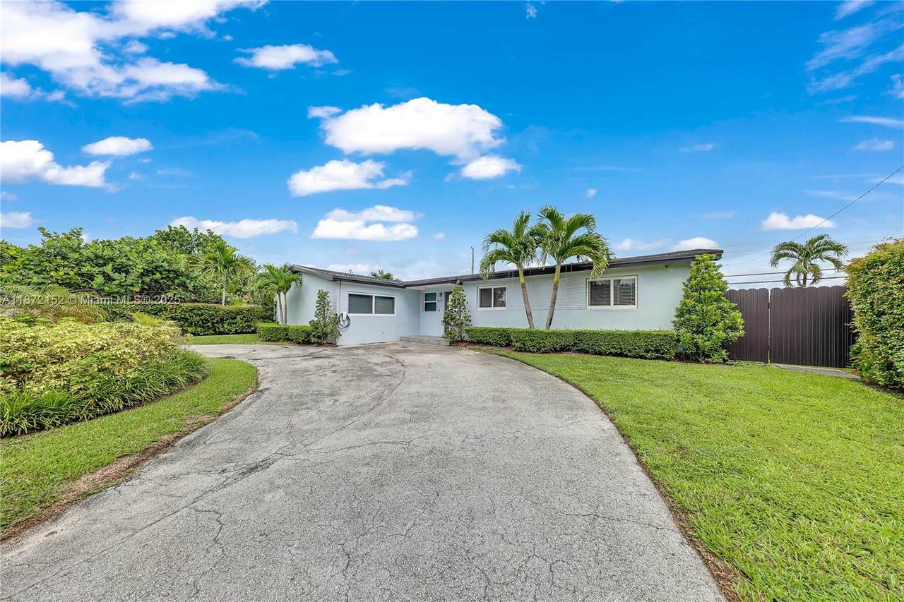 9271 58 Terr - Photo 1