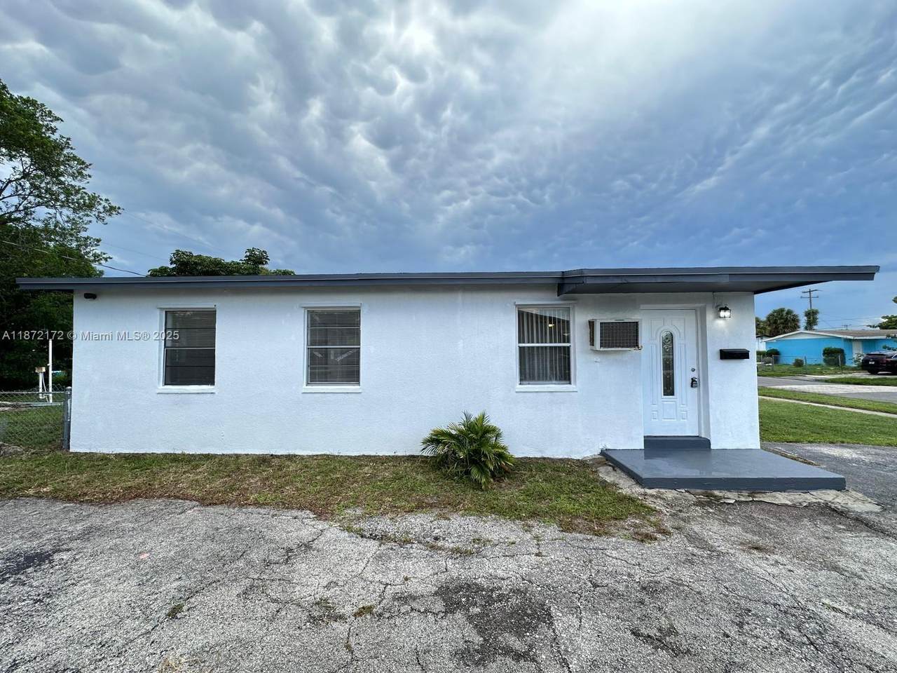 1344 9th St - Photo 1