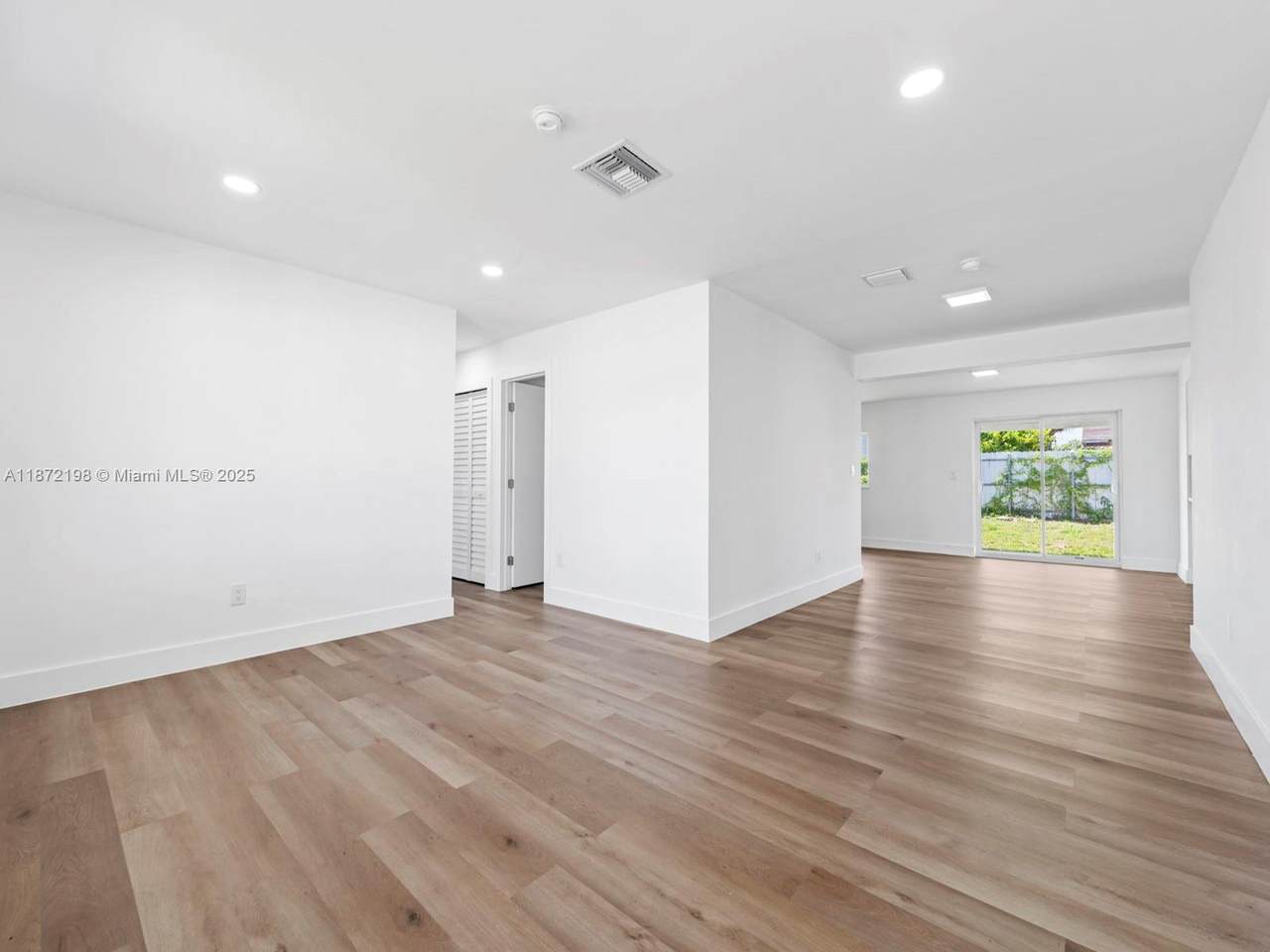 https://bt-photos.global.ssl.fastly.net/miami/1280_boomver_1_A11872198-2.jpg
