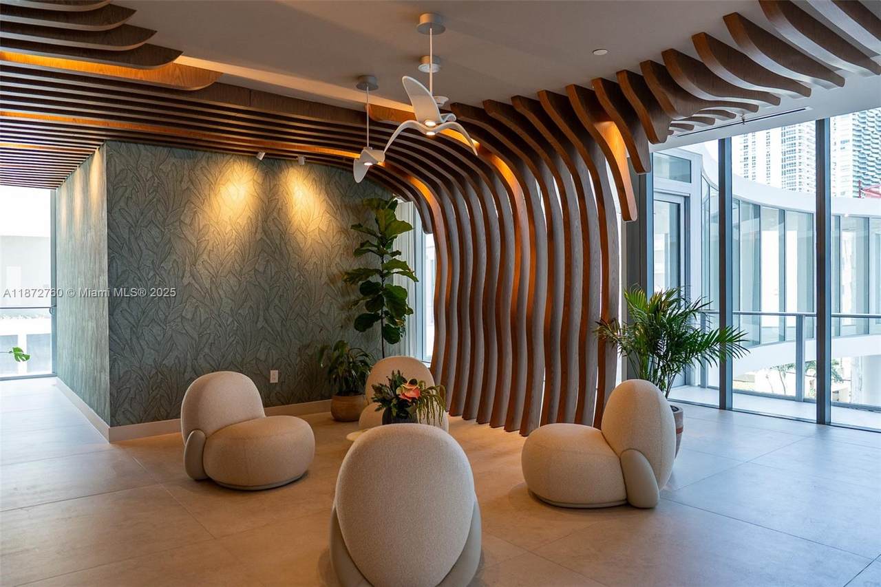 700 24th St - Photo 1