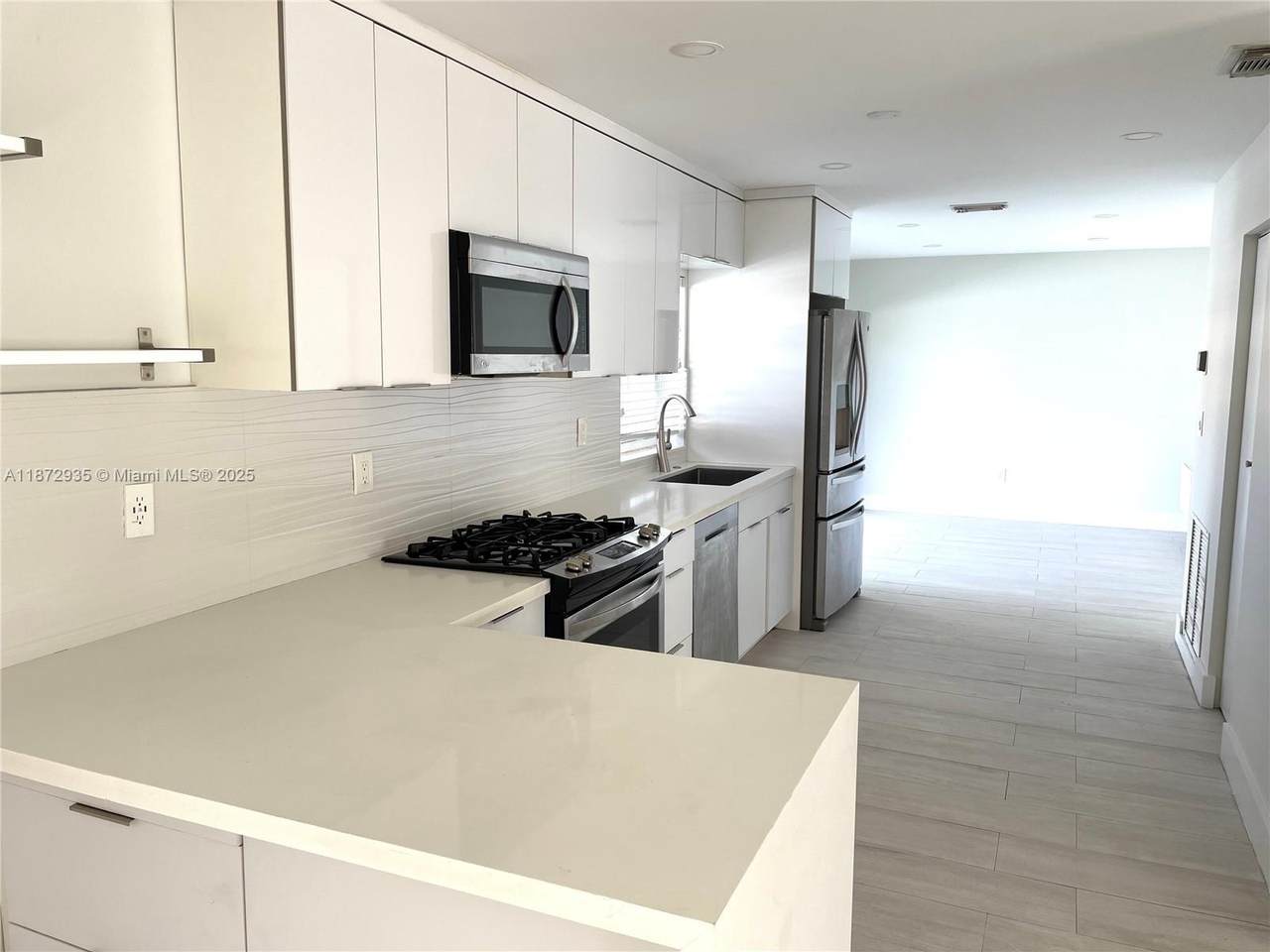 https://bt-photos.global.ssl.fastly.net/miami/1280_boomver_1_A11872935-2.jpg