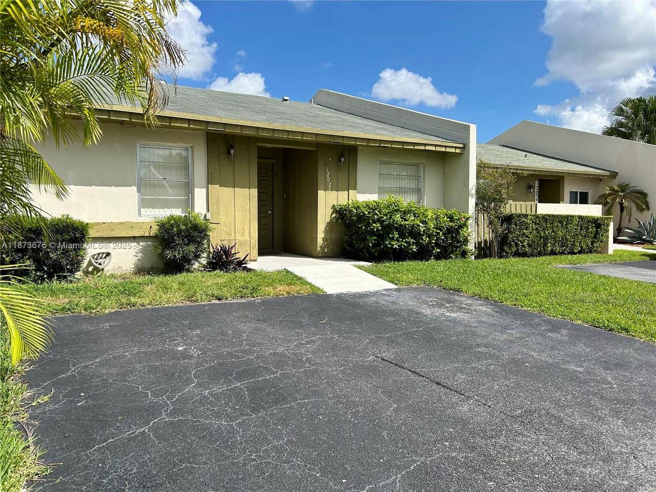 https://bt-photos.global.ssl.fastly.net/miami/1280_boomver_1_A11873676-2.jpg