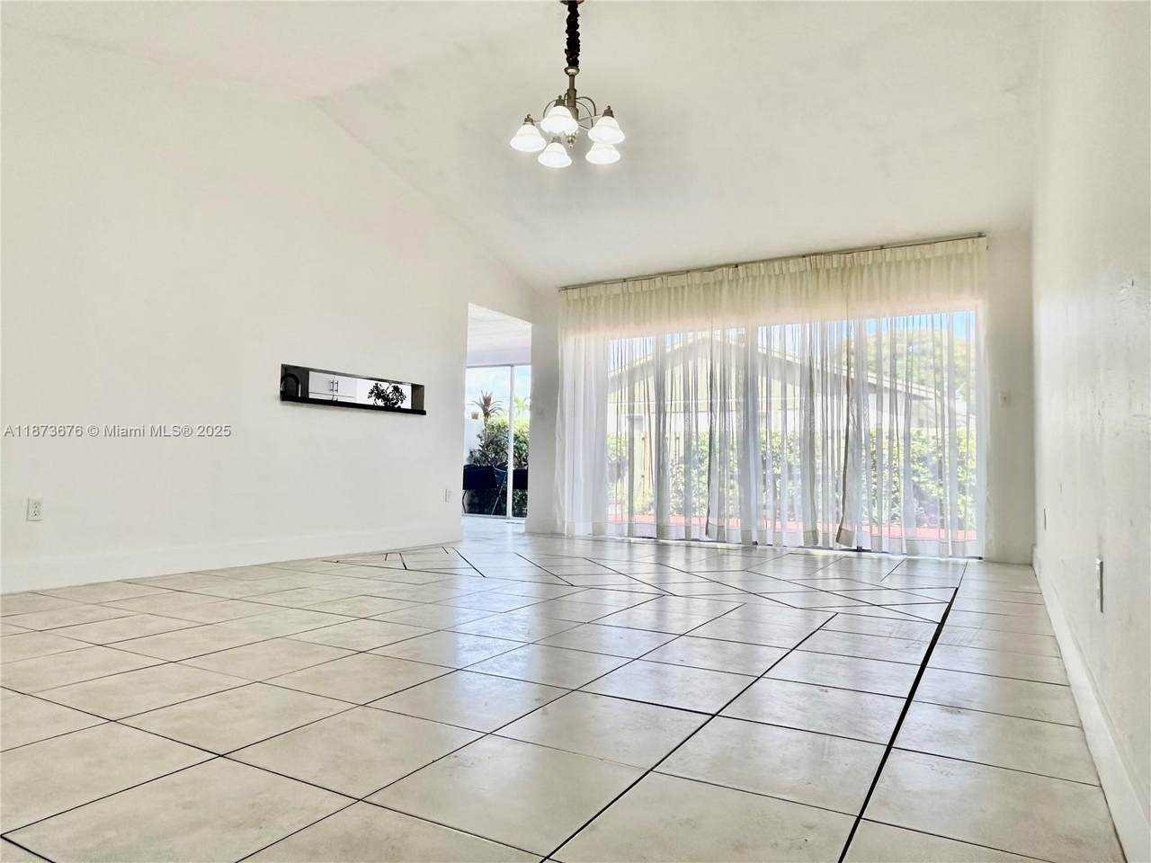 https://bt-photos.global.ssl.fastly.net/miami/1280_boomver_1_A11873676-2.jpg