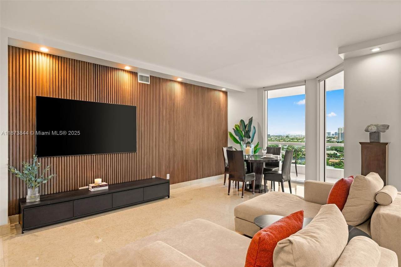 21200 Point Pl - Photo 1