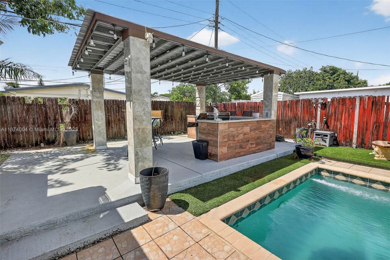 7120 Wilson St - Photo 1