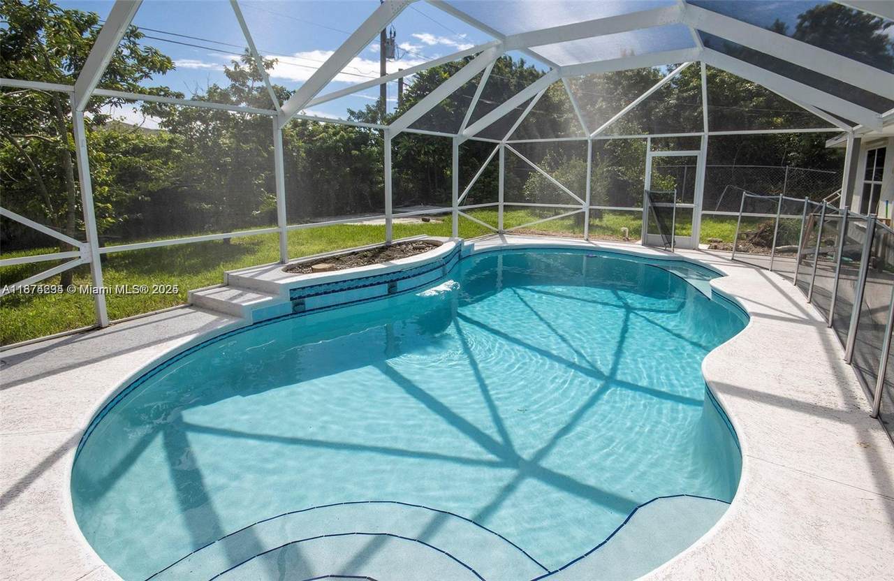 https://bt-photos.global.ssl.fastly.net/miami/1280_boomver_1_A11874234-2.jpg