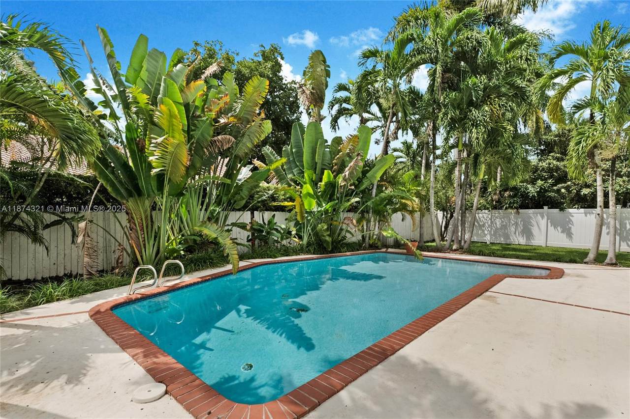 https://bt-photos.global.ssl.fastly.net/miami/1280_boomver_1_A11874321-2.jpg