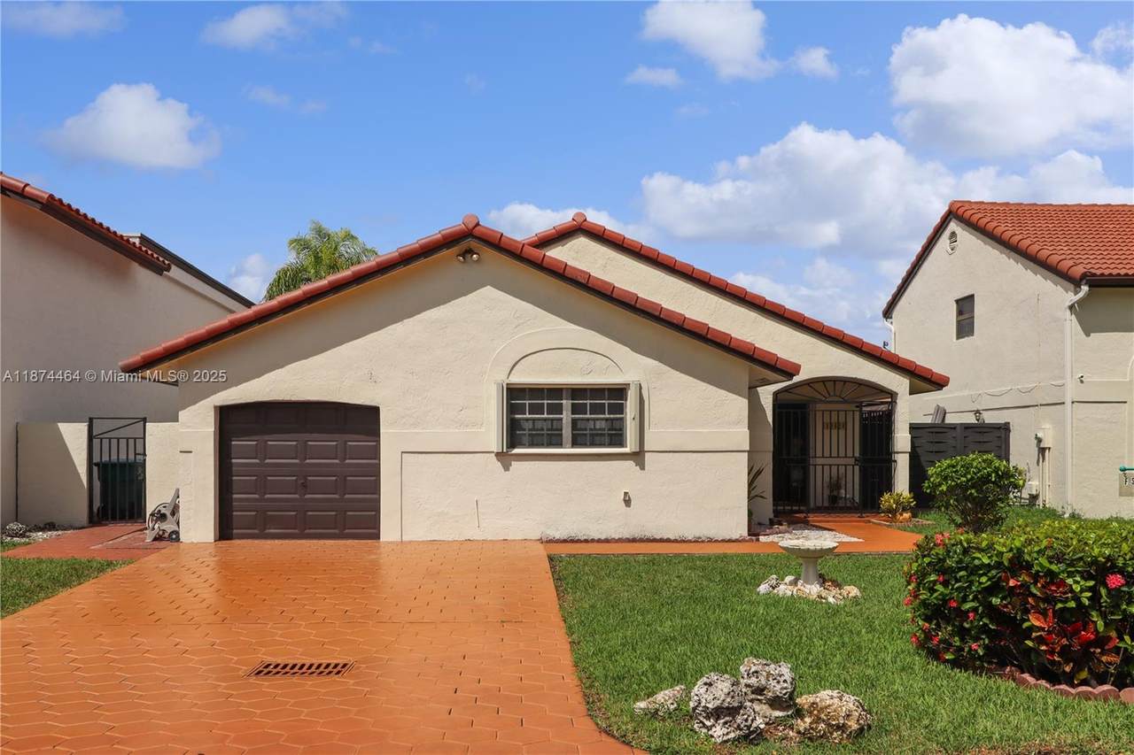 10428 118th Pl - Photo 1