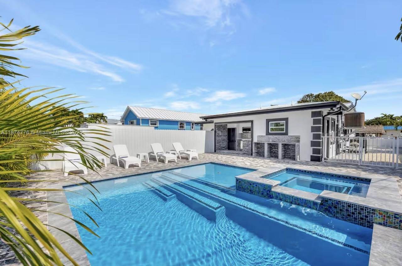 2301 Yellowtail  Dr - Photo 1