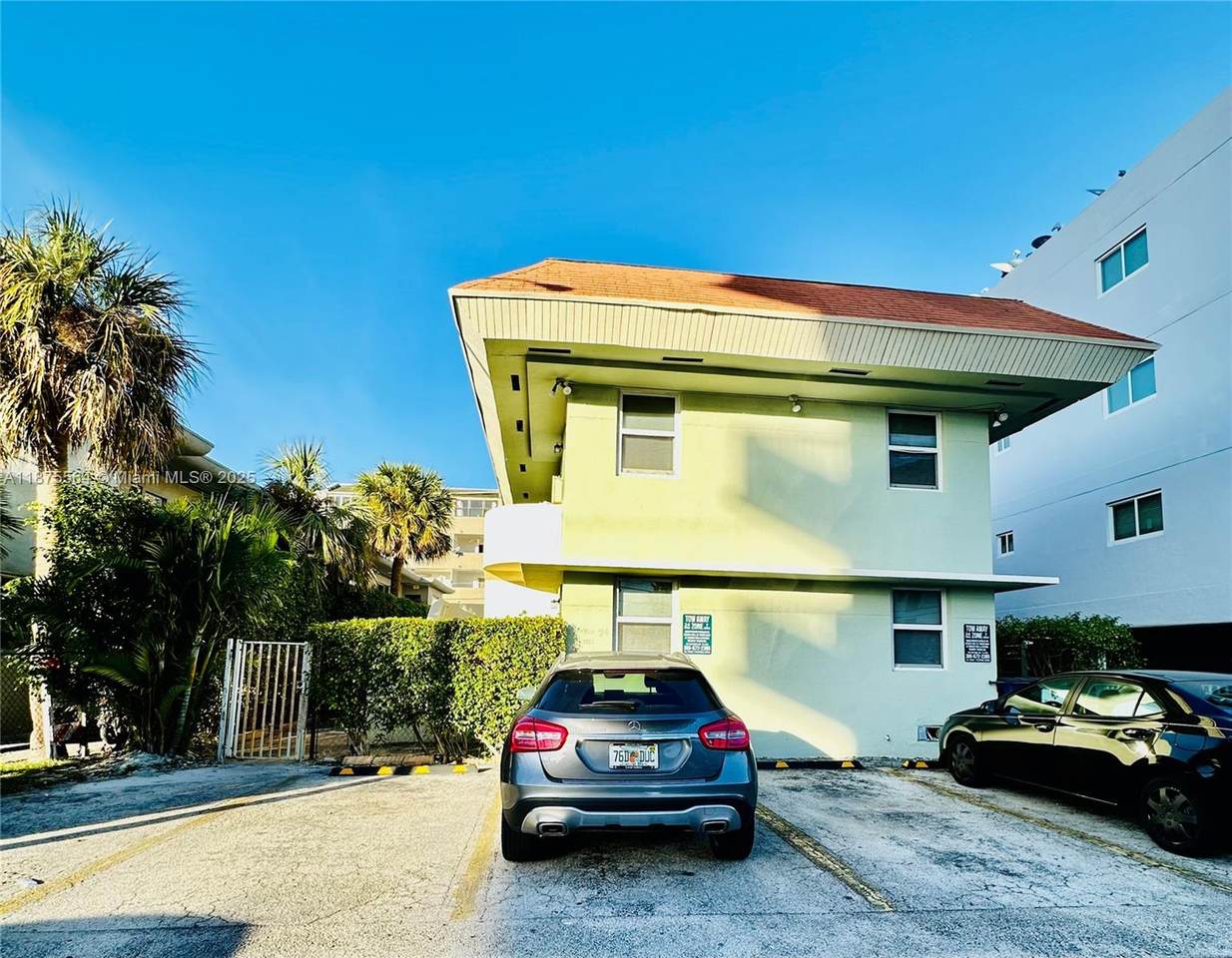 2021 Bay Dr - Photo 1