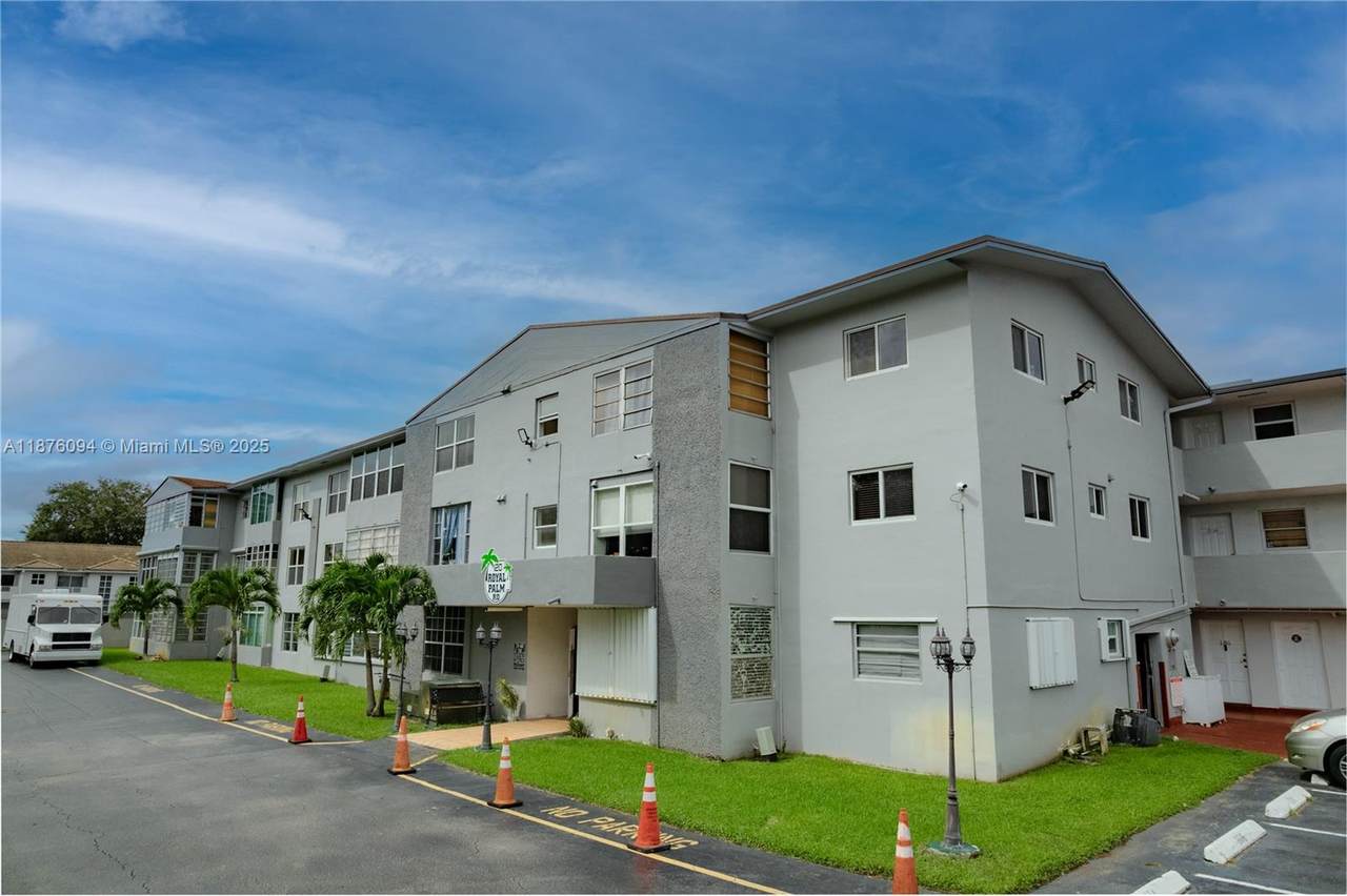 120 Royal Palm Rd - Photo 1