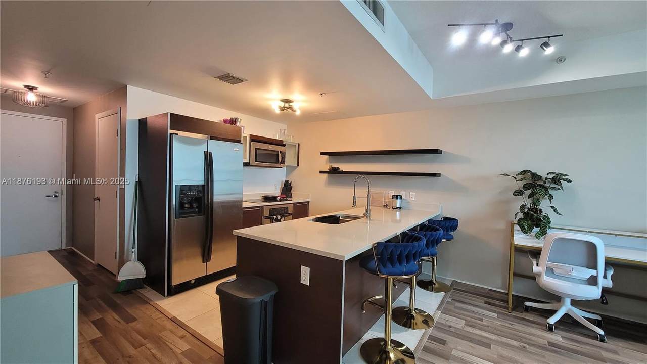 1900 Bayshore Dr - Photo 1