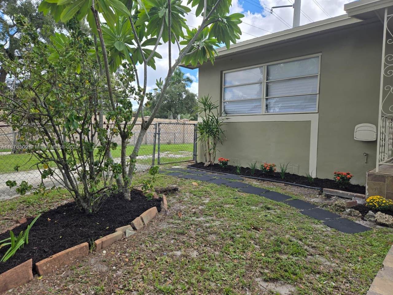https://bt-photos.global.ssl.fastly.net/miami/1280_boomver_1_A11876309-2.jpg