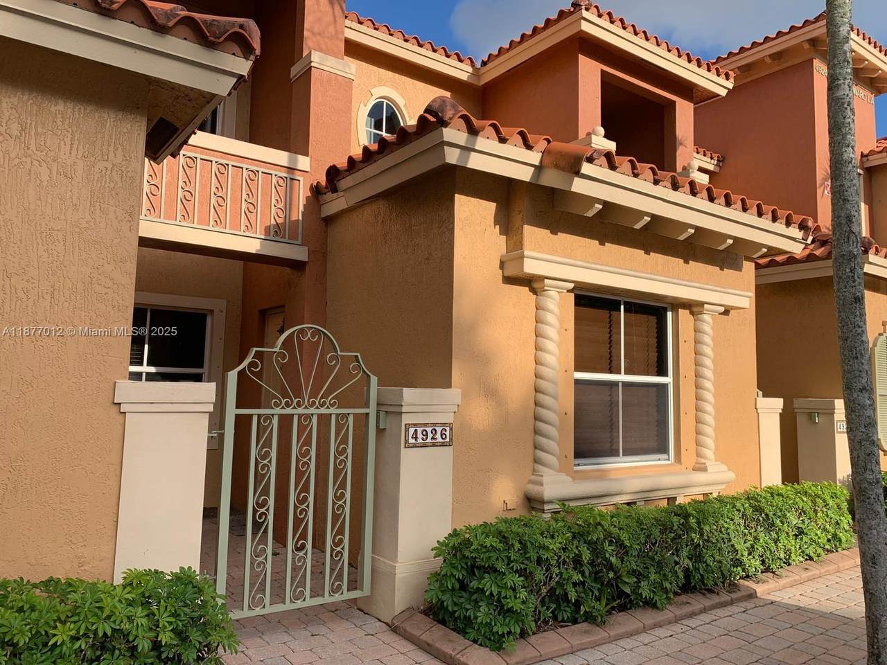 4926 Leeward Ln - Photo 1