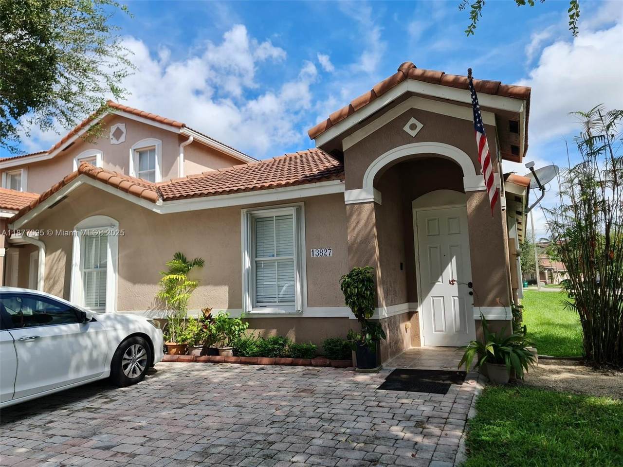 13827 274th Ter - Photo 1