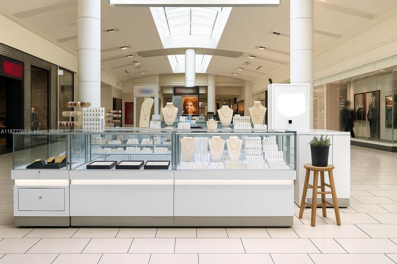 Jewelry Kiosk FOR SA In Dadeland Mall - Photo 1