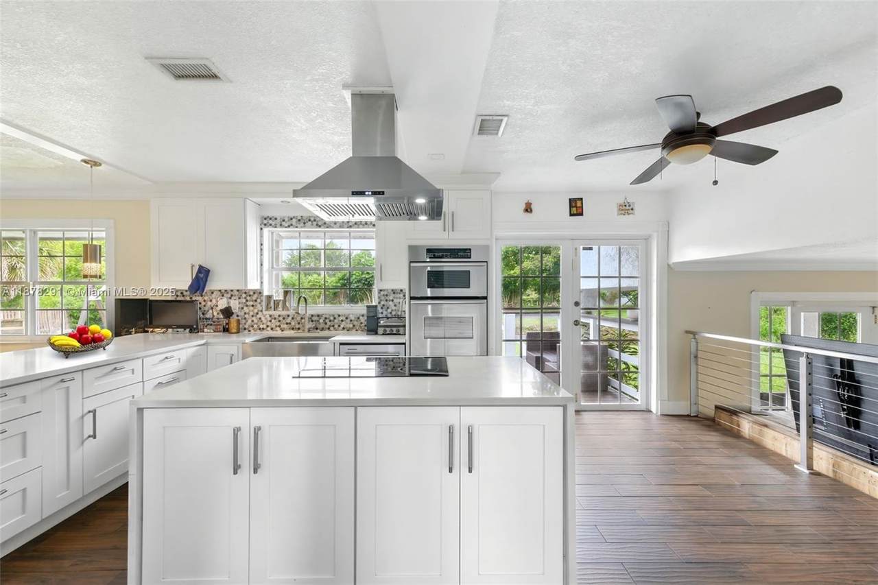 16530 Royal Poinciana Ct - Photo 1