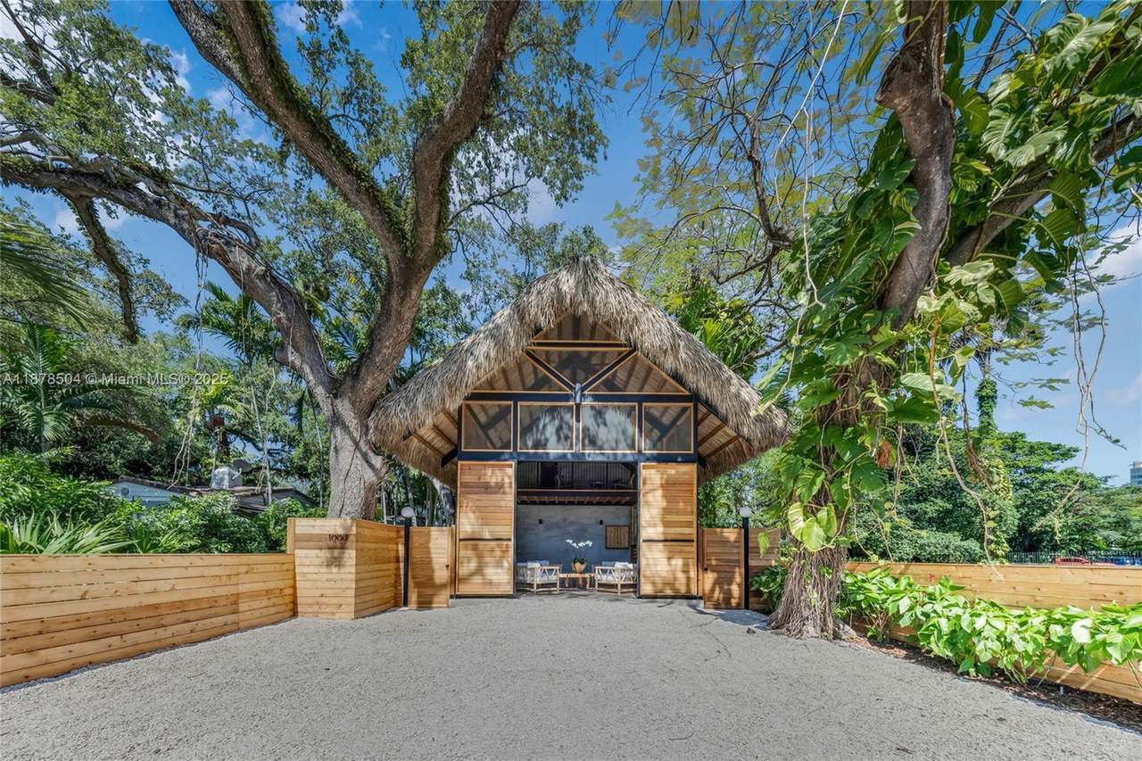 1000 9th Ct - Photo 1