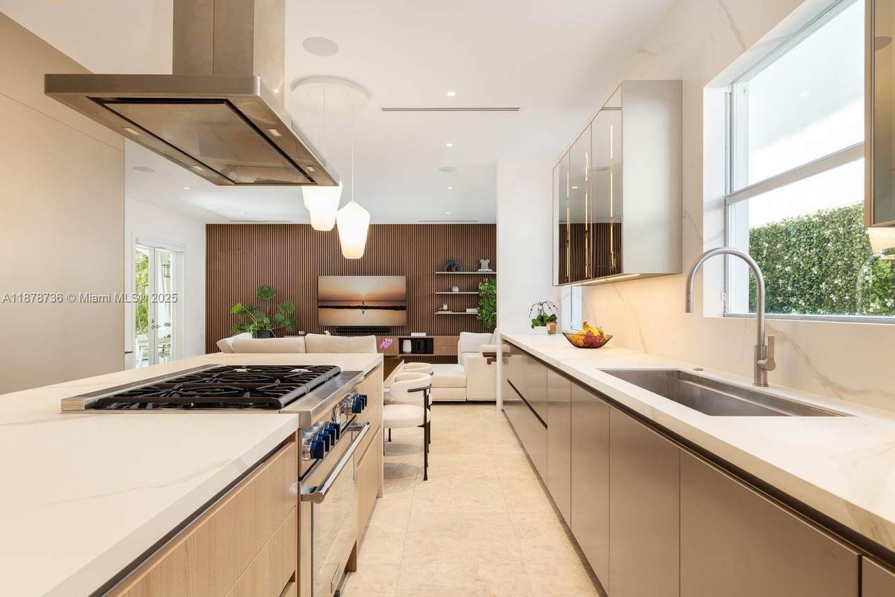 1866 Tigertail Ave - Photo 1