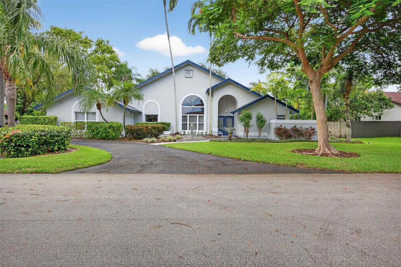 8091 188th St - Photo 1