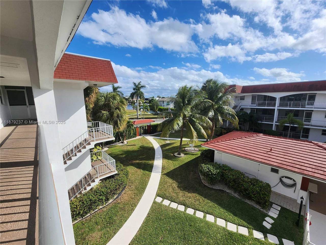 https://bt-photos.global.ssl.fastly.net/miami/1280_boomver_1_A11879237-2.jpg