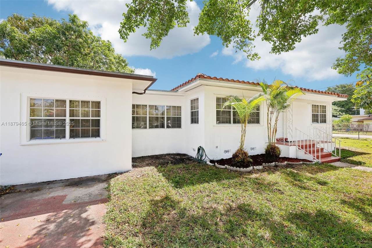 1121 36th Ave - Photo 1