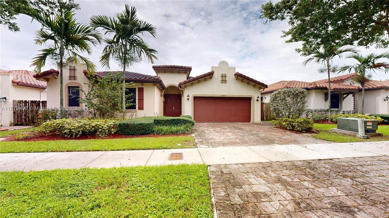 15460 176th Ln - Photo 1