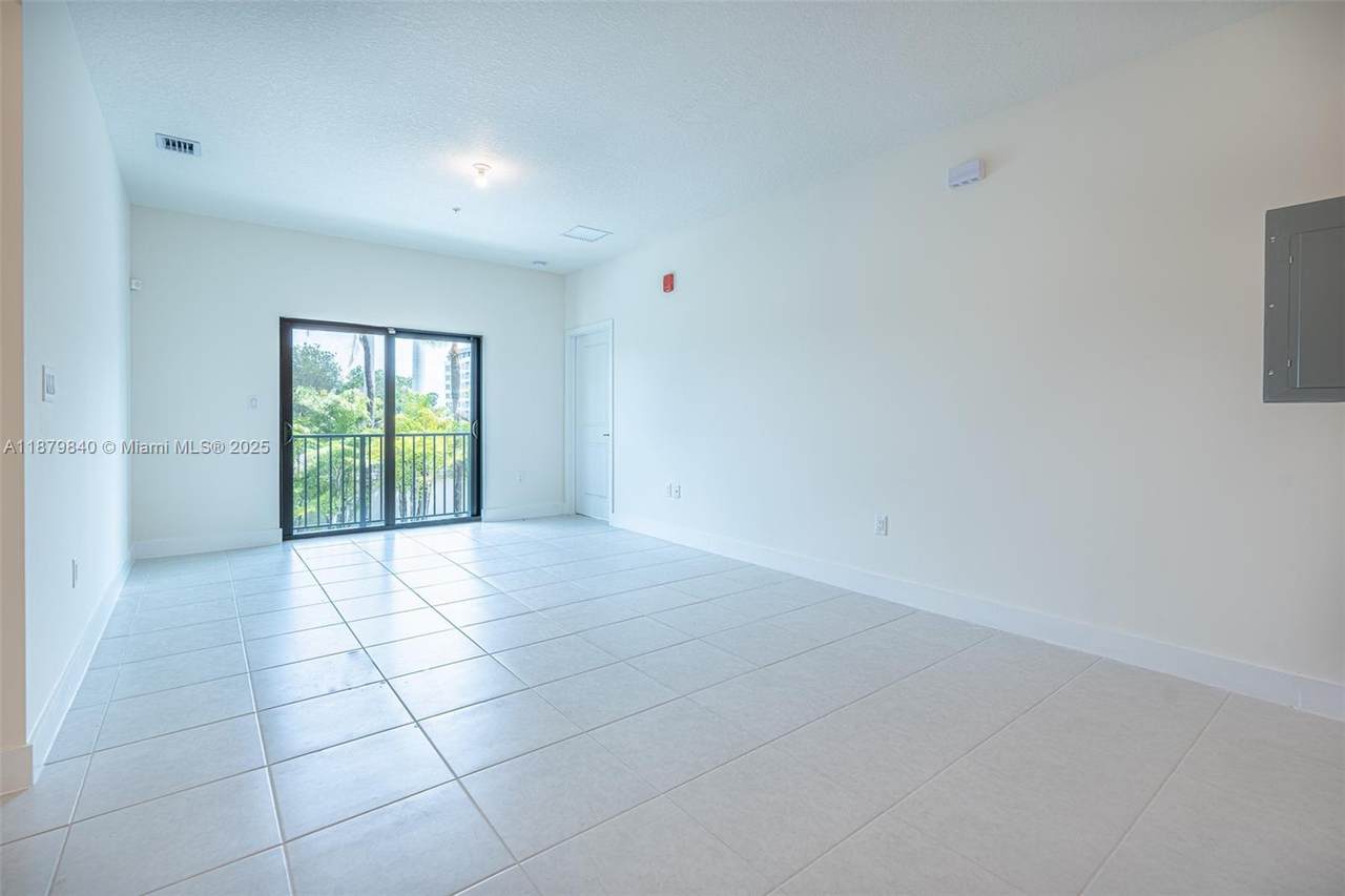 https://bt-photos.global.ssl.fastly.net/miami/1280_boomver_1_A11879840-2.jpg
