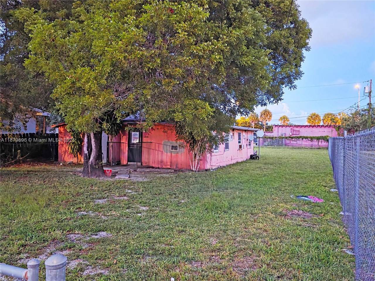 6233 22nd Ct - Photo 1